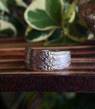 Load image into Gallery viewer, Flower Bud Silverware Ring