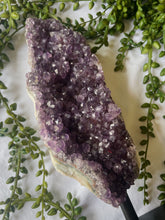 Load image into Gallery viewer, Amethyst Chunk Stand