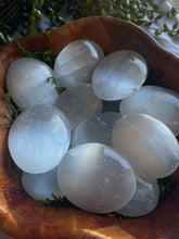 Load image into Gallery viewer, Selenite Palm Stones