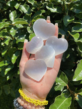 Load image into Gallery viewer, Selenite Heart Stones