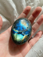 Load image into Gallery viewer, Labradorite Palm Stones