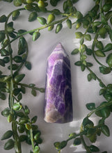 Load image into Gallery viewer, Chevron Amethyst Point