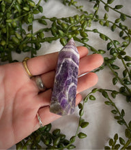 Load image into Gallery viewer, Chevron Amethyst Point