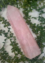 Load image into Gallery viewer, Large Rose Quartz Point