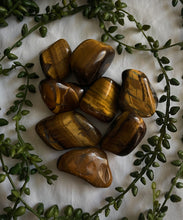 Load image into Gallery viewer, Tigers Eye Pocket Stones