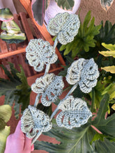 Load image into Gallery viewer, Monstera Leaf - Single Stem
