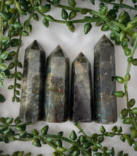 Load image into Gallery viewer, Labradorite Point

