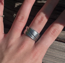 Load image into Gallery viewer, Simple Swirl Silverware Ring
